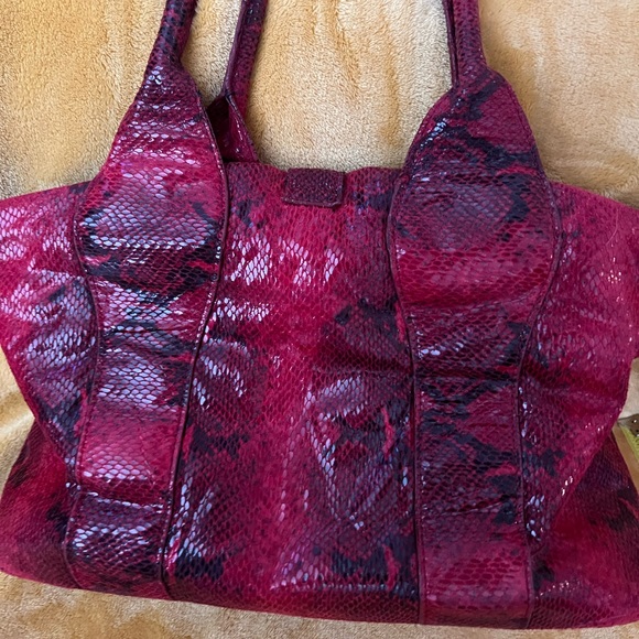 Red Handbag - Picture 6 of 7